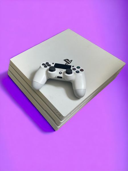 Стационарная игровая консоль PlayStation 4 PRO 1 ТБ (белая) + Гарантия 02210 фото