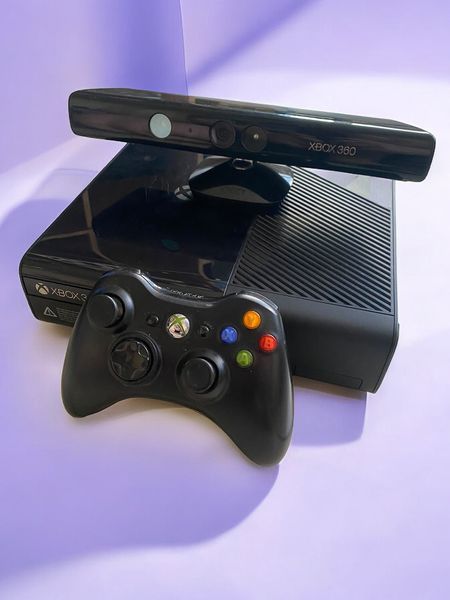 Игровая приставка Microsoft Xbox 360 E + 100 игр, 500 ГБ, 1 джойстик и Kinect 2299431997 фото